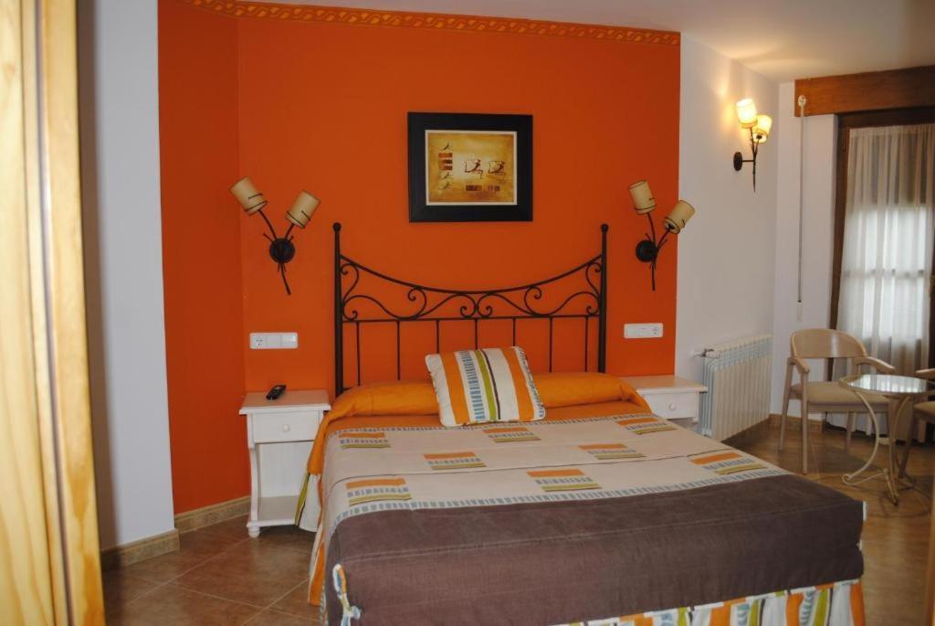Hotel Rural La Corte De Los Pinares ビヌエサ エクステリア 写真