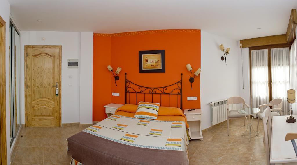Hotel Rural La Corte De Los Pinares ビヌエサ エクステリア 写真