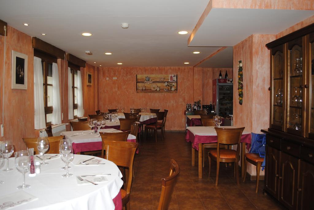 Hotel Rural La Corte De Los Pinares ビヌエサ エクステリア 写真